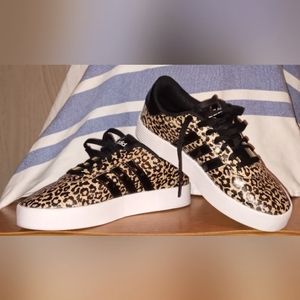 Adidas 6.5 Animal Print